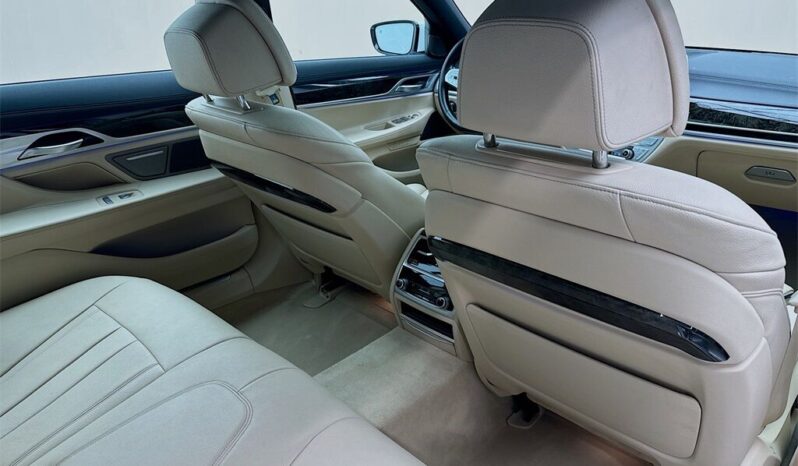 
								2022 BMW 7 Series 740i xDrive M SPORT full									