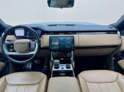 
										2023 Land Rover Range Rover SE full									