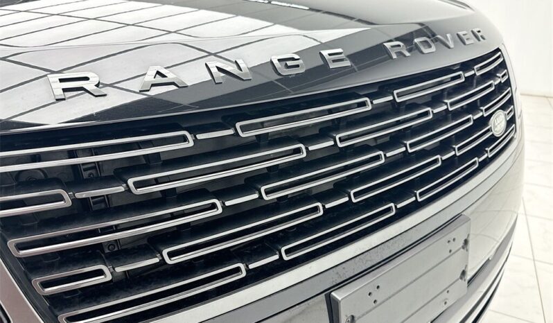 
								2023 Land Rover Range Rover SE full									