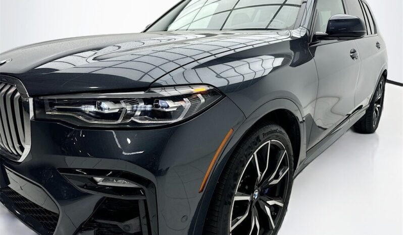 
								2022 BMW X7 xDrive40i M SPORT full									