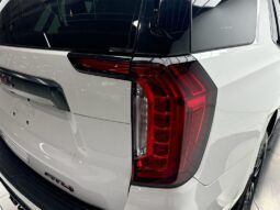 
										2022 GMC Yukon AT4 full									