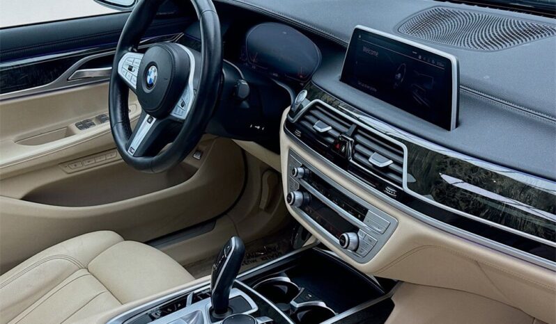 
								2022 BMW 7 Series 740i xDrive M SPORT full									