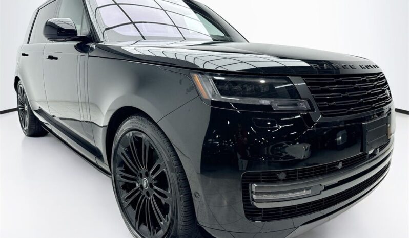 
								2023 Land Rover Range Rover SE full									