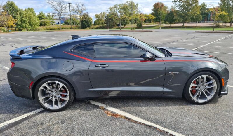 
								2017 Chevrolet Camaro SS Coupe full									