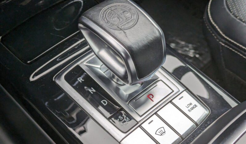 
								Mercedes-Benz G-Class 4MATIC 4dr G 63 AMG full									